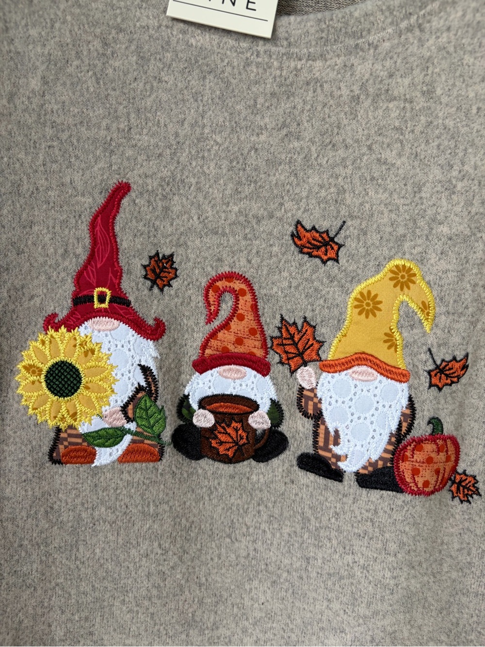 Clover & Pine Ladies (XL)  Gnome Fall Top w/Yellow, Red & Orange accents (NWT)